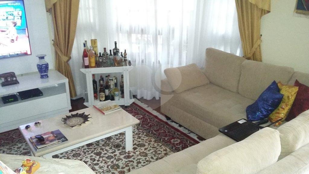 CASA TÉRREA A VENDA NO TREMEMBÉ - 4 SUÍTES E 10 VAGAS DE GARAGEM