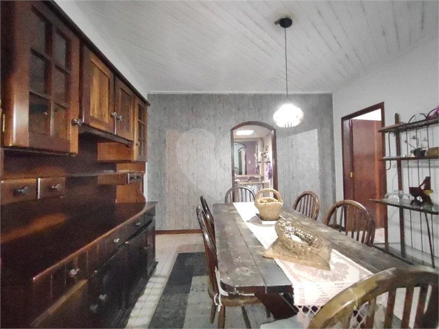 Casa Térrea de Esquina à Venda no Parque Vitória – Excelente Potencial!