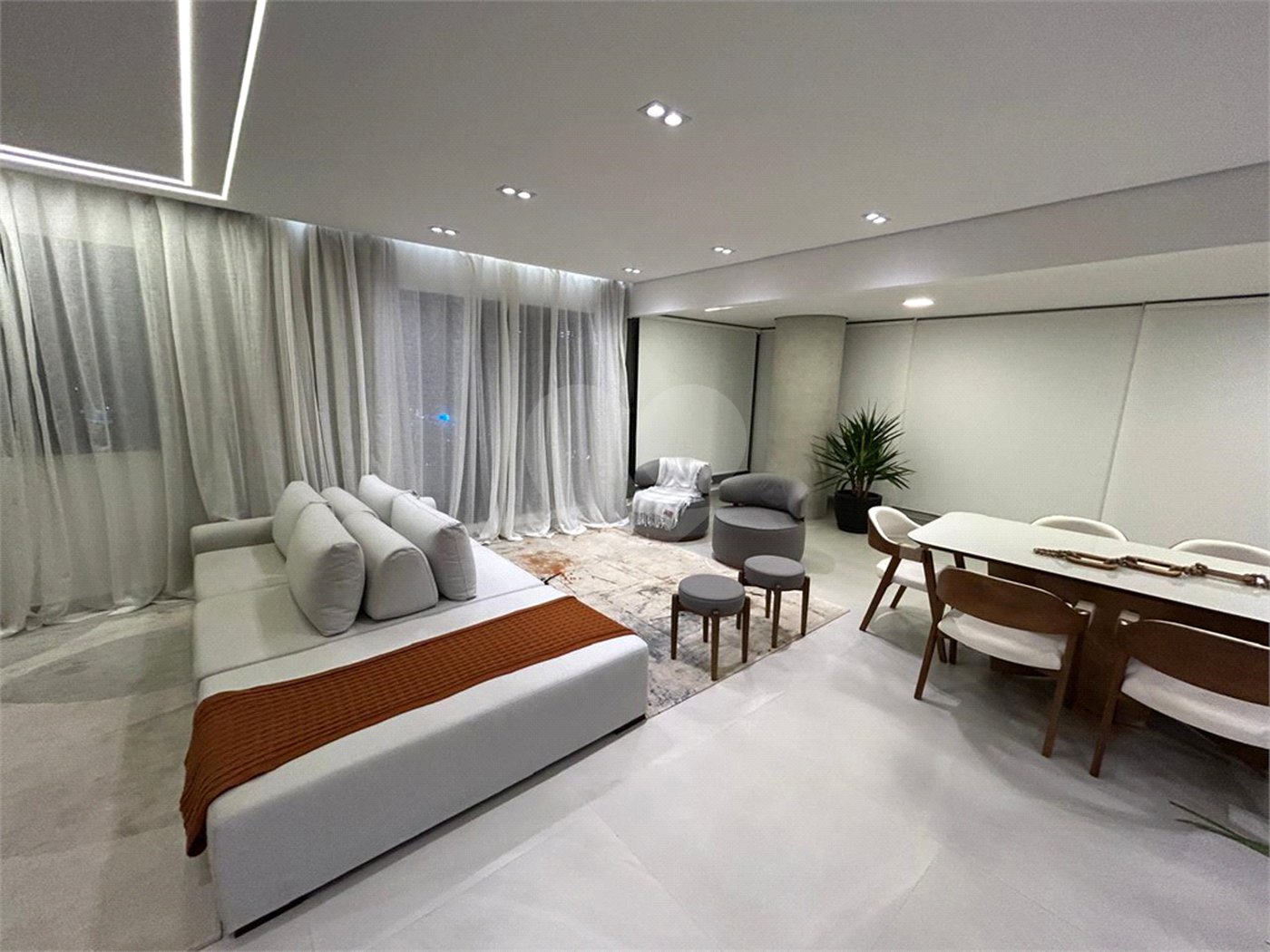 Apartamento à venda com 3 suítes em Jardim Faculdade, Sorocaba, SP