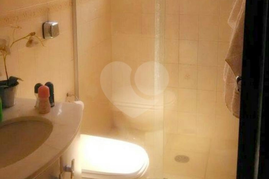 Sobrado à venda com 3 quartos, sendo 1 suíte, em Vila Prudente, São Paulo, SP