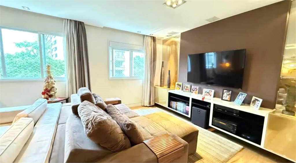 Apartamento à venda com 4 quartos, sendo 3 suítes,  em Campo Belo, São Paulo, SP