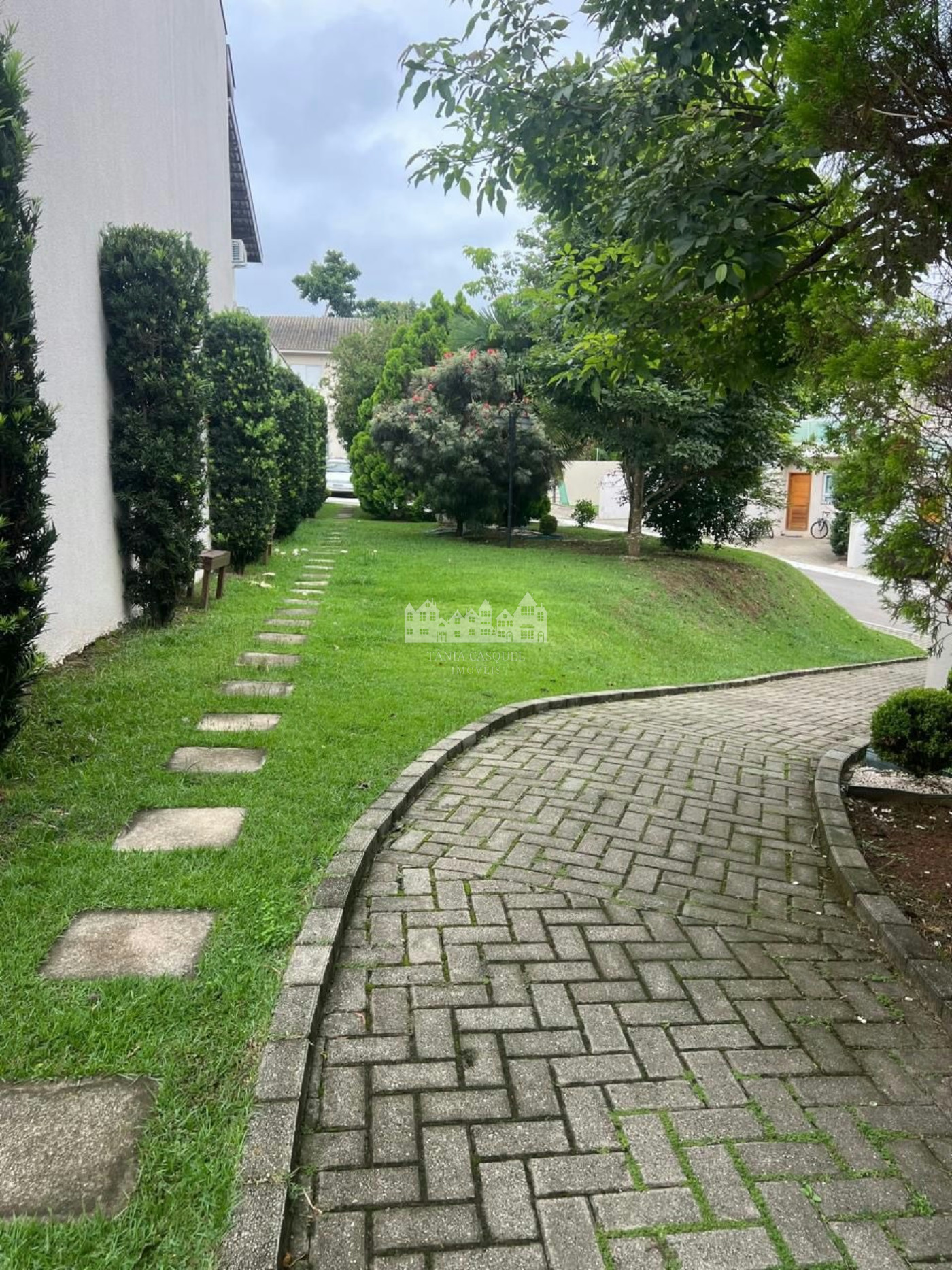 Casa à venda com 2 quartos no condomínio Residencial Manuela, Chácaras Maringá, Atibaia - SP