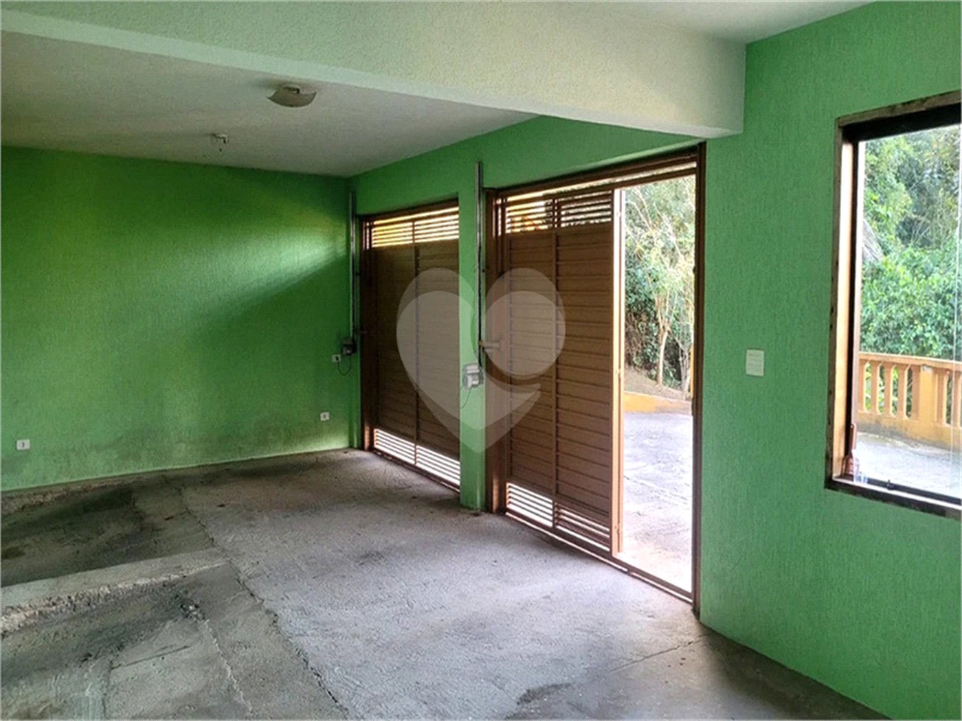 Casa à venda com 4 quartos, sendo 1 suíte, no condomínio Alpes da Cantareira, Mairiporã - SP