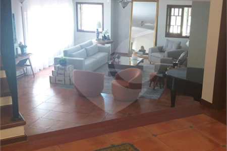 Casa à venda com 5 quartos, sendo 2 suítes, no condomínio Vinhas da Vista Alegre - Lado Sede, Vinhedo - SP