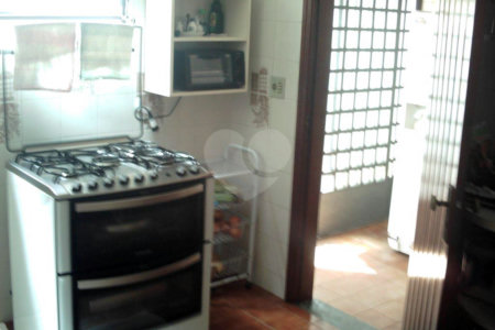 Casa à venda com 4 quartos, sendo 2 suítes, em Jardim Pinheiros, São Paulo, SP