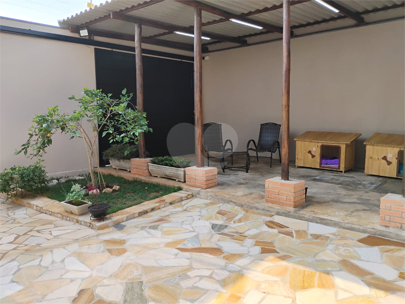 Sobrado à venda com 4 quartos, sendo 3 suítes,  em Jardim Marabá, Itapetininga, SP