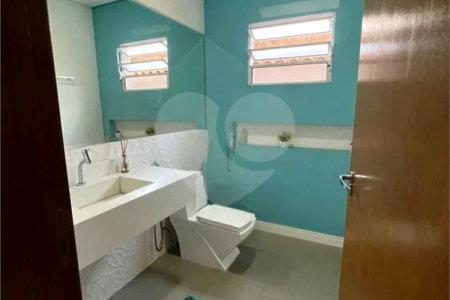 Sobrado à venda com 3 quartos, sendo 1 suíte,  em Vila Nova Cintra, Mogi das Cruzes, SP