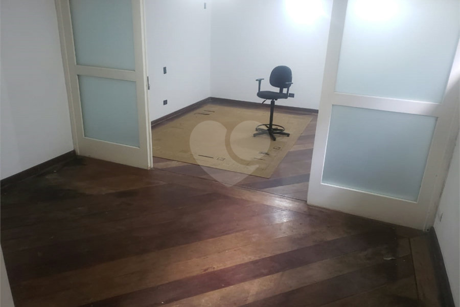 Sobrado à venda com 4 quartos, sendo 2 suítes,  em Tremembé, São Paulo, SP