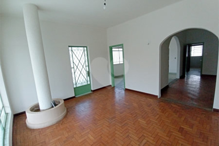 Casa à venda com 3 quartos no Centro, Vinhedo, SP