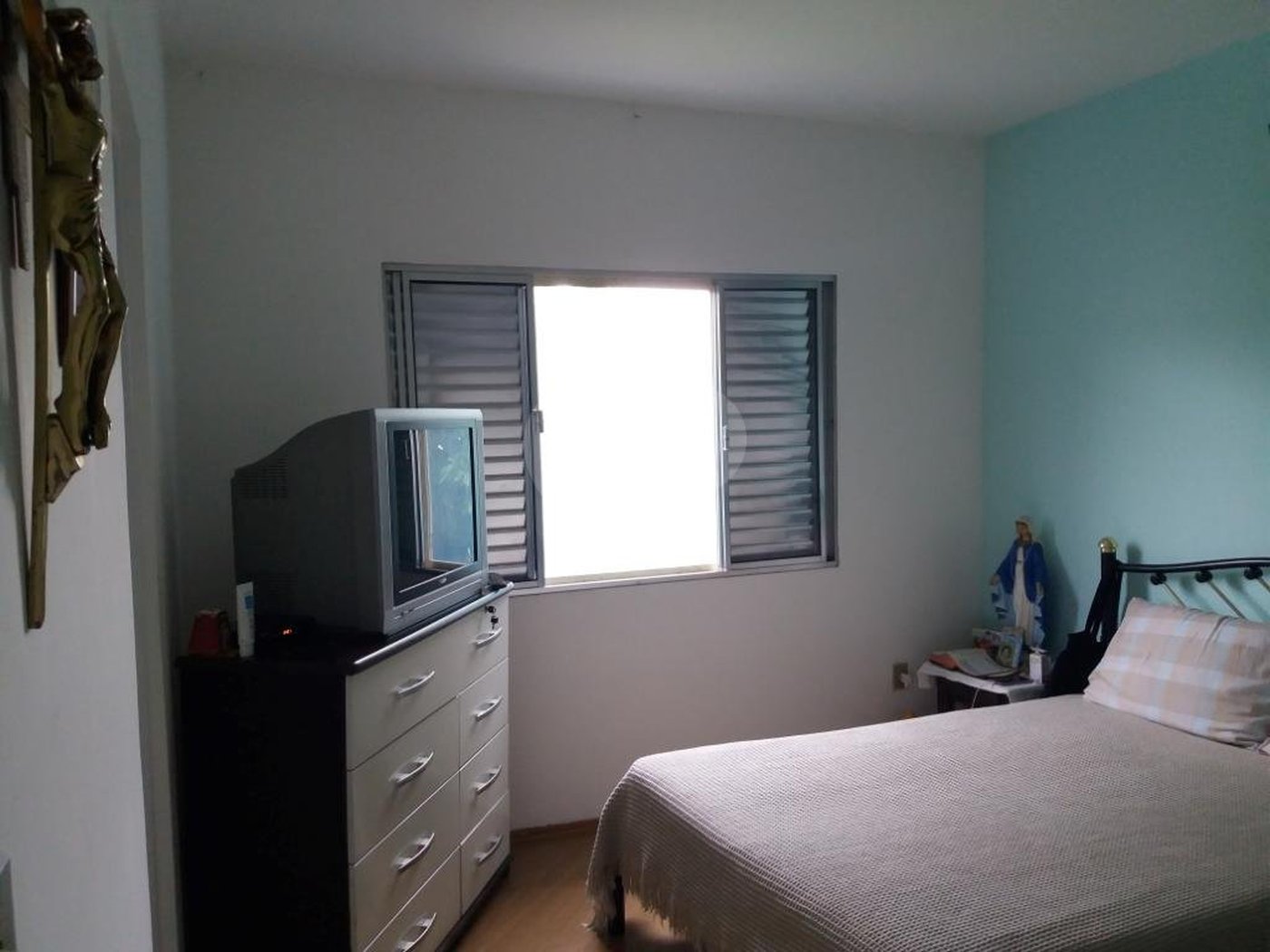 Casa à venda com 4 quartos, sendo 1 suíte,  em Jardim Helga, São Paulo, SP
