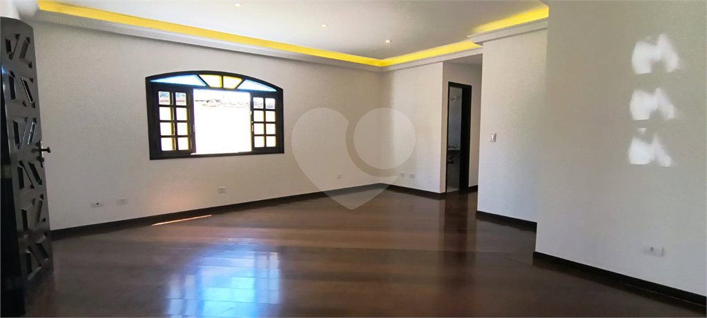 Sobrado à venda com 3 quartos, sendo 2 suítes, em Jardim Ivana, São Paulo, SP