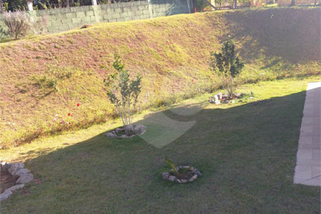 Casa em condomínio à venda com 3 quartos, sendo 1 suíte,  no Centro, Bom Jesus dos Perdões, SP