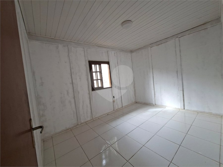 Casa à venda com 2 quartos no Centro, Alambari, SP