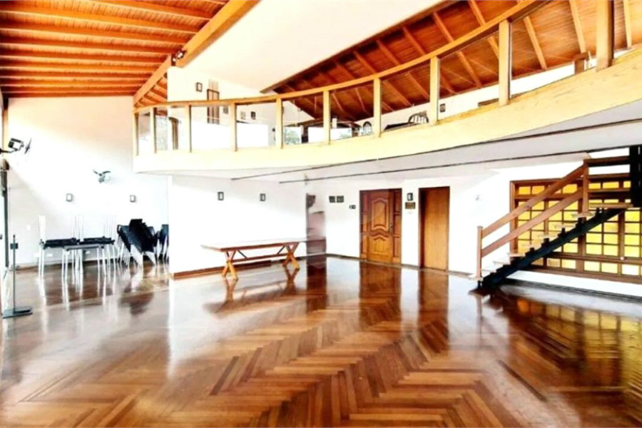 Casa à venda com 3 quartos, sendo 1 suíte, no condomínio Flores de Laet, São Paulo - SP