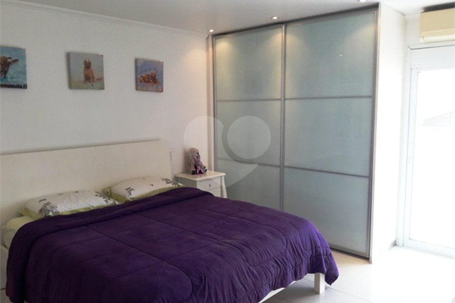 Casa à venda com 4 quartos, sendo 3 suítes, em Santana, São Paulo, SP