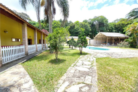 Casa à venda com 4 quartos, sendo 1 suíte, no Centro, Ibiúna, SP
