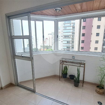 Apartamento à venda com 3 quartos, sendo 1 suíte, em Vila Mariana, São Paulo, SP