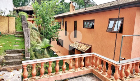 Casa à venda com 4 quartos, sendo 2 suítes,  no condomínio Parque Imperial da Cantareira, Mairiporã - SP
