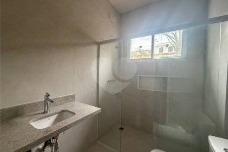 Casa à venda com 3 quartos, sendo 1 suíte, em Alto da Boa Vista, São Paulo, SP