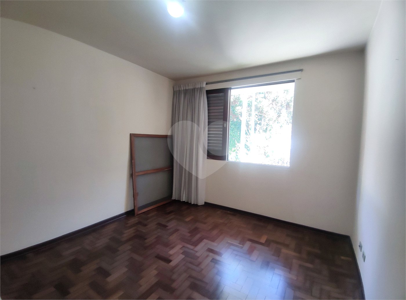 Sobrado à venda com 4 quartos, sendo 2 suítes, em Chácara Monte Alegre, São Paulo, SP
