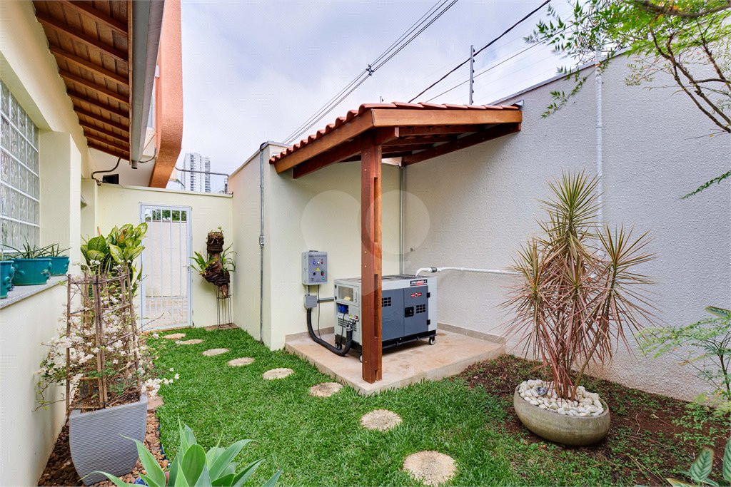 Sobrado à venda com 4 quartos, sendo 2 suítes, em Jardim Marajoara, São Paulo, SP
