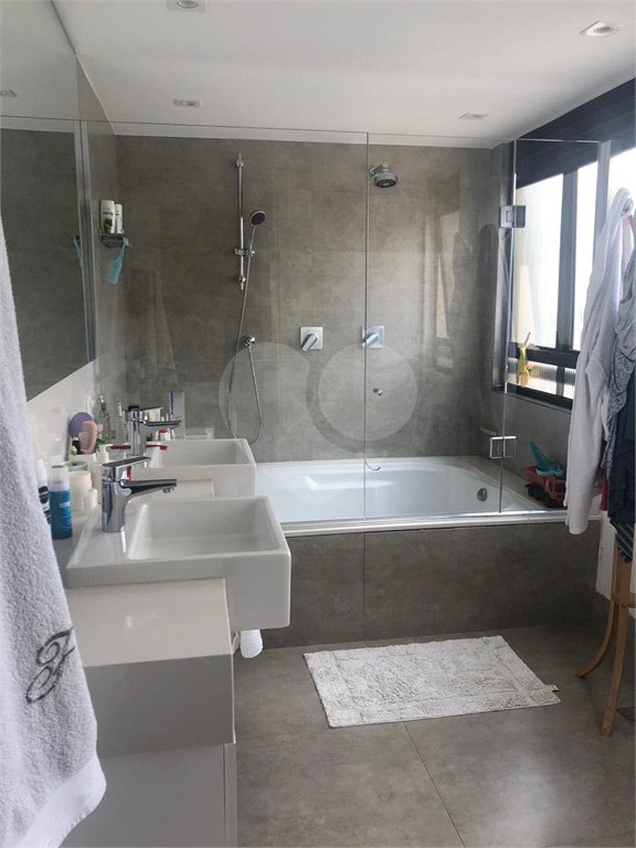 Apartamento à venda com 3 quartos, sendo 2 suítes, em Vila Nova Conceição, São Paulo, SP