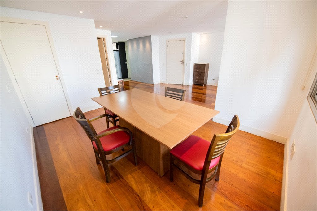 Apartamento à venda com 3 quartos, sendo 1 suíte, em Paraíso, São Paulo, SP