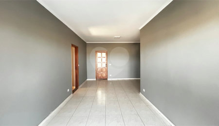 Apartamento à venda com 3 quartos, sendo 1 suíte,  no Centro, Três Lagoas, MS