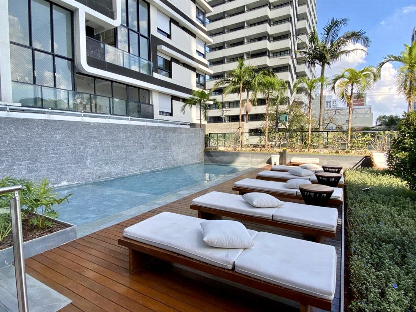 Apartamento para alugar com 3 quartos, sendo 2 suítes,  em Vila Olímpia, São Paulo, SP