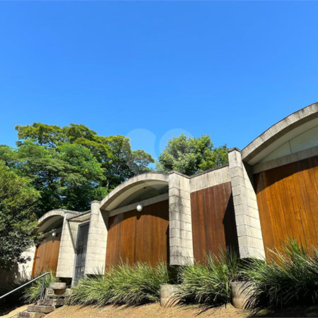 Casa à venda com 5 quartos, sendo 3 suítes, em Morumbi, São Paulo, SP