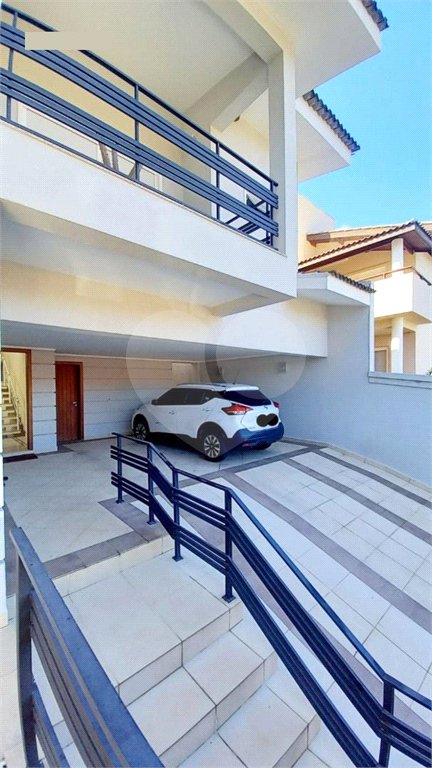 Casa à venda com 3 suítes no condomínio Residencial Parque Arco-íris, Atibaia - SP