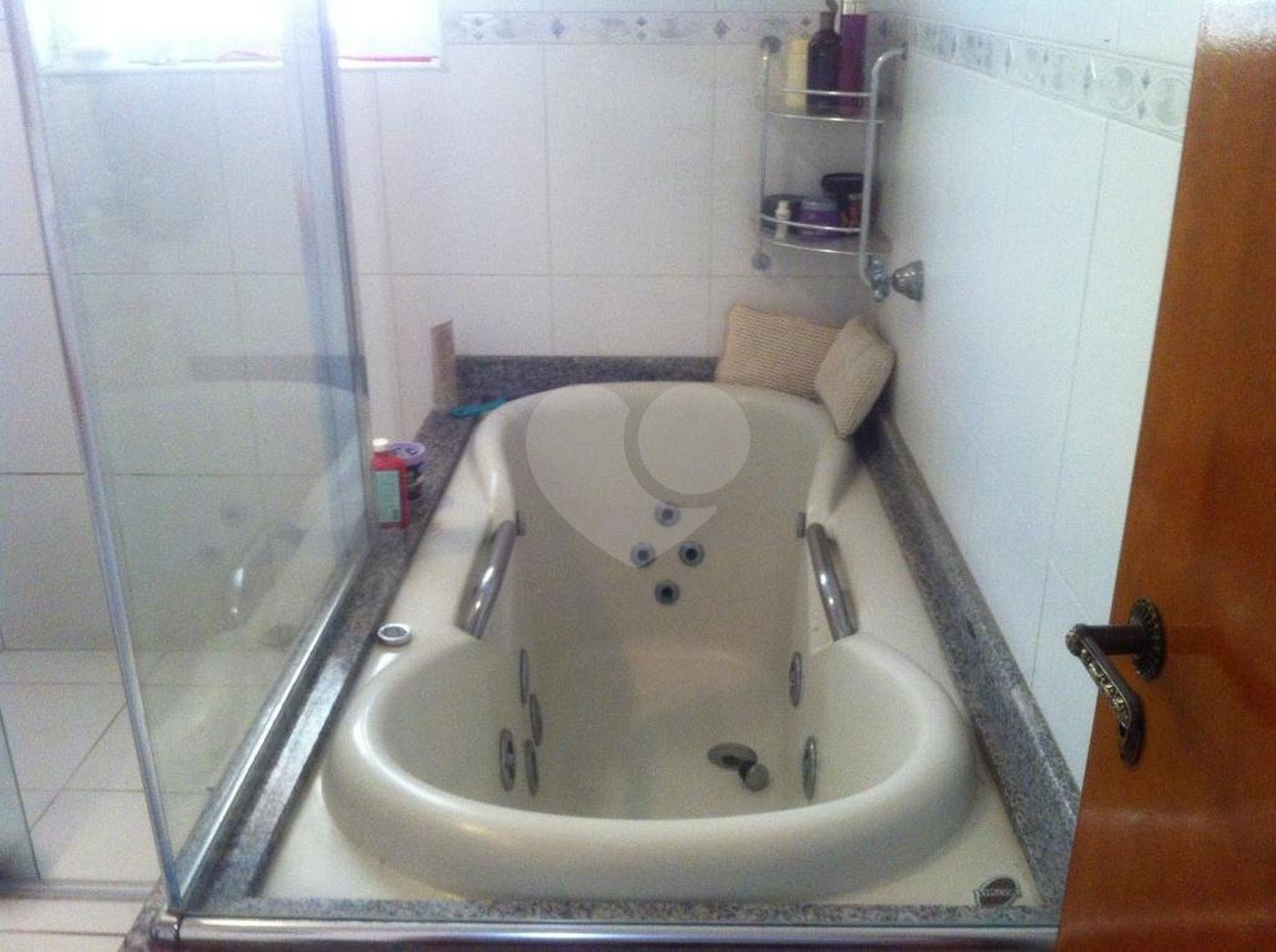 Sobrado à venda com 3 quartos, sendo 1 suíte, em Vila Nivi, São Paulo, SP