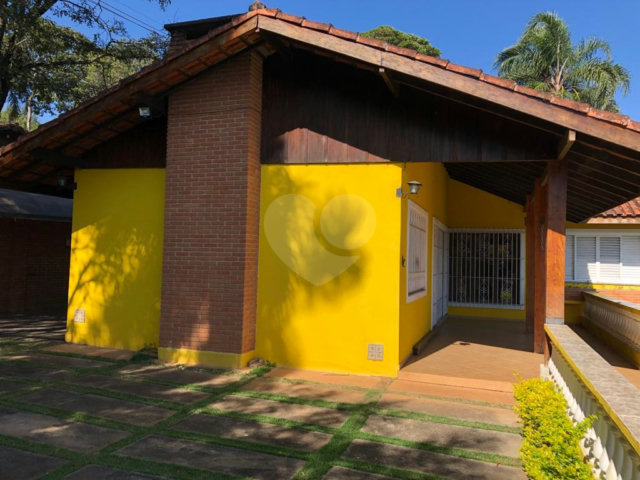 Casa Térrea à venda com 4 quartos, sendo 2 suítes,  em Roseira, Mairiporã, SP