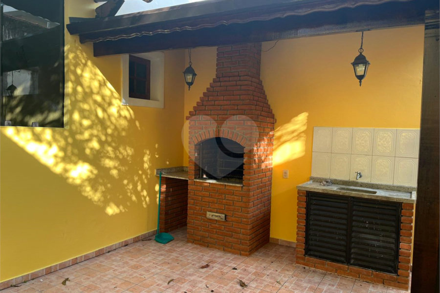 Sobrado à venda com 3 suítes em Santa Terezinha, São Paulo, SP