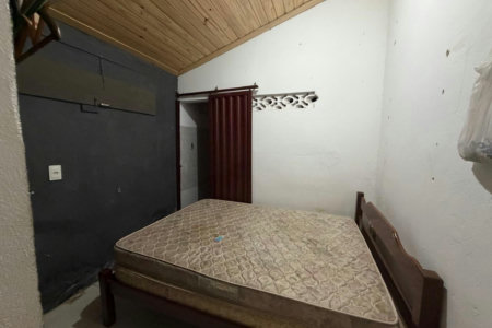 Casa Térrea à venda com 9 quartos, sendo 2 suítes, no condomínio Seranila, Monte Mor - SP