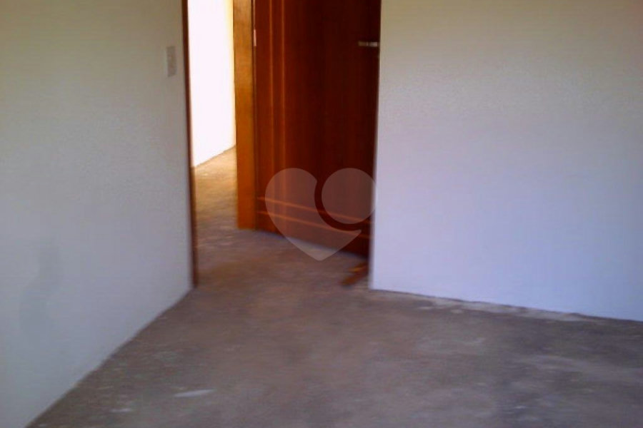 Sobrado à venda com 3 quartos, sendo 1 suíte, em Vila Irmãos Arnoni, São Paulo, SP