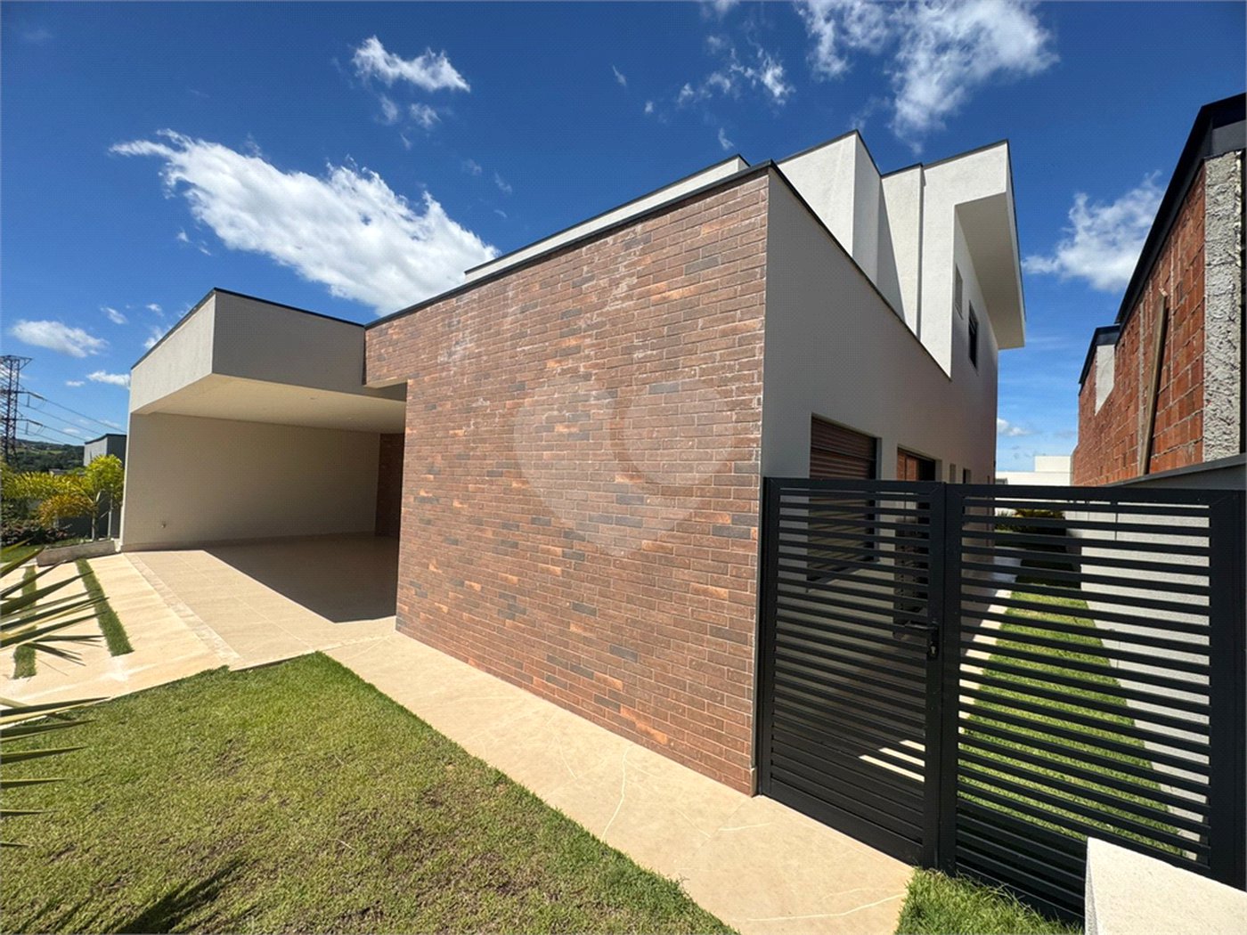 Casa à venda com 4 suítes no condomínio Villas do Golf, Itu - SP
