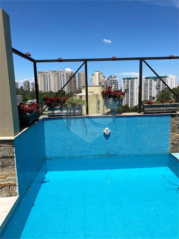 Cobertura à venda com 3 quartos, sendo 1 suíte,  em Vila Andrade, São Paulo, SP
