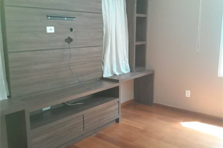 Casa à venda ou para alugar com 4 suítes em Chácaras São Carlos, Cotia, SP
