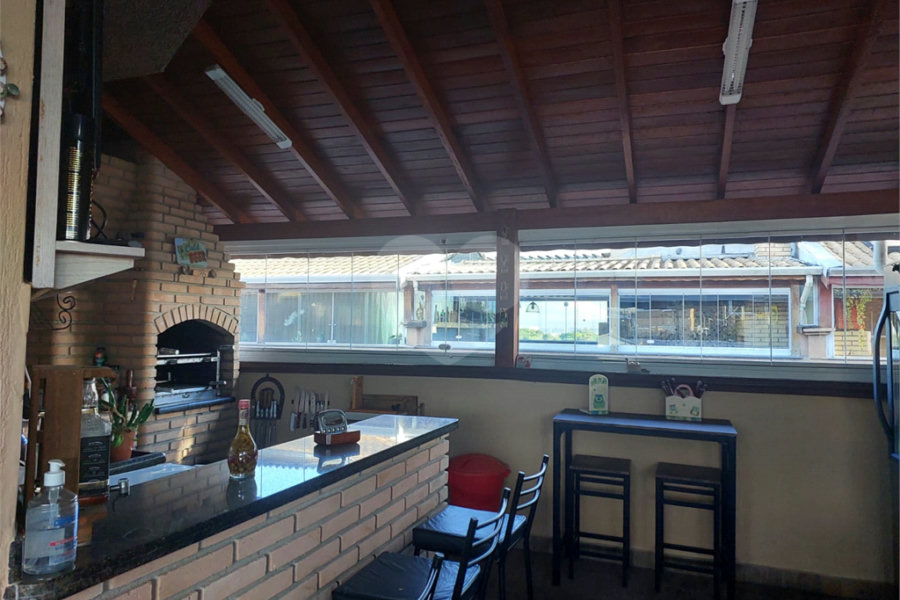 Casa à venda com 3 quartos, sendo 1 suíte, no condomínio Algarve Residencial, São Paulo - SP