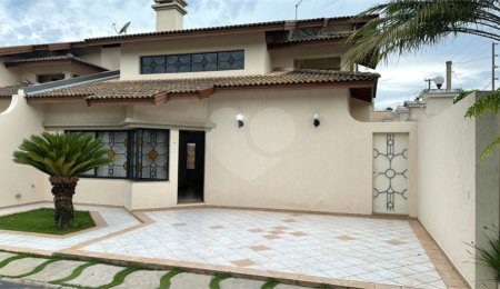 Casa para alugar com 3 suítes no condomínio Jardim Siriema, Atibaia - SP