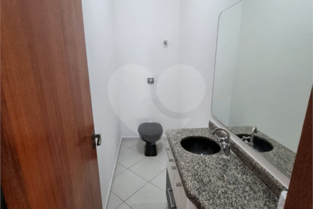 Casa à venda ou para alugar com 3 quartos, sendo 1 suíte,  em Bosque da Saúde, São Paulo, SP