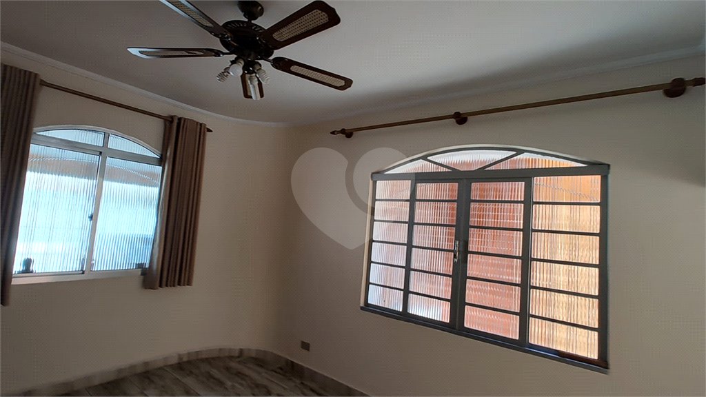 Sobrado à venda com 3 quartos, sendo 1 suíte,  em Artur Alvim, São Paulo, SP