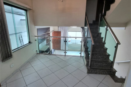Casa à venda ou para alugar com 3 quartos, sendo 1 suíte,  em Bosque da Saúde, São Paulo, SP