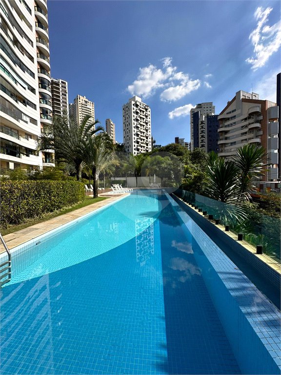Apartamento à venda com 3 suítes em Vila Suzana, São Paulo, SP