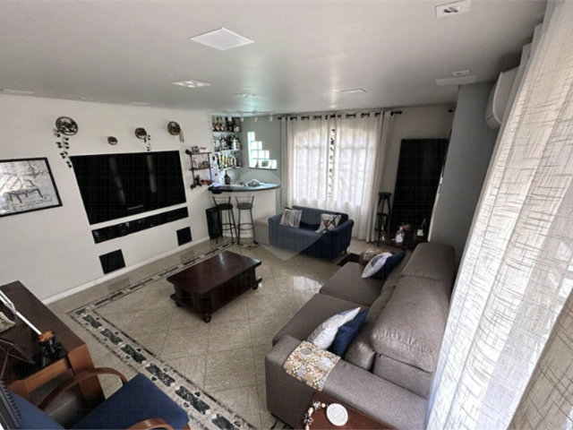 Casa à venda com 3 quartos, sendo 1 suíte,  no condomínio Residencial Nabuco de Araújo, São Paulo - SP