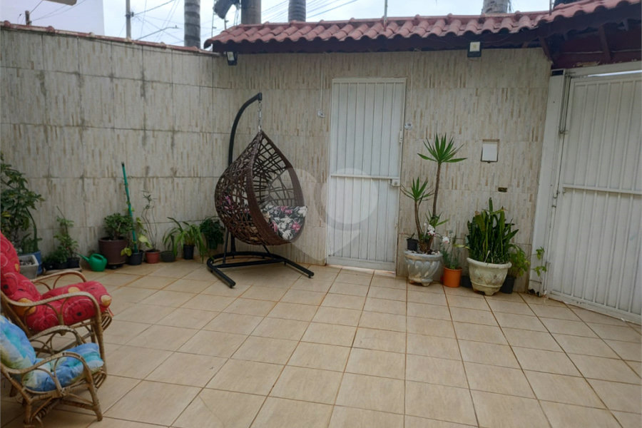 Sobrado à venda com 2 suítes em Vila Carrão, São Paulo, SP