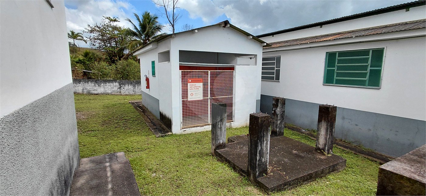 Terreno à venda com 3 suítes em Bazílio, Rio Bonito, RJ