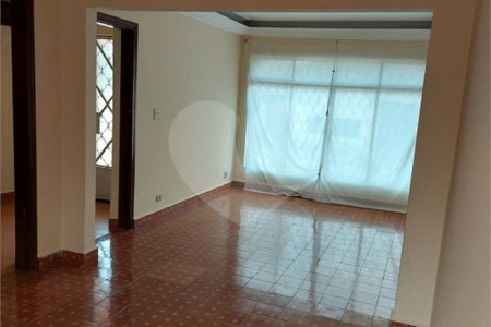Sobrado à venda com 3 quartos em Vila Gumercindo, São Paulo, SP