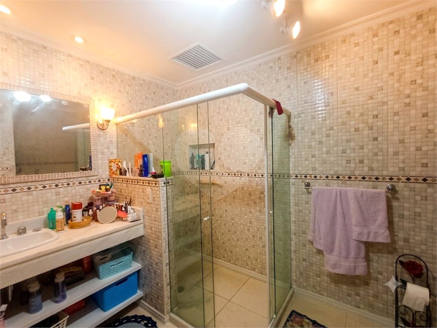 Casa à venda com 4 quartos, sendo 1 suíte,  em Tijuca, Rio de Janeiro, RJ